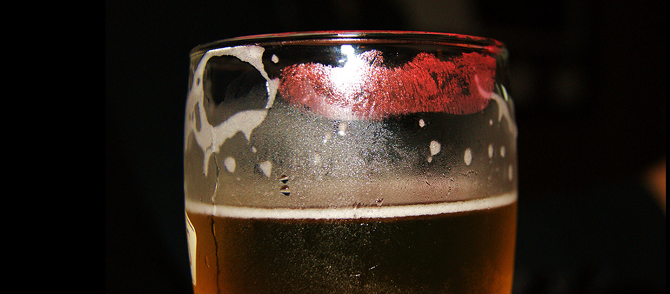 Why does lipstick cause beer to lose its foam? | Office for Science and  Society - McGill University